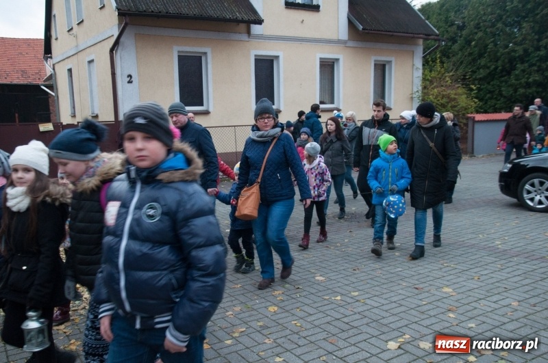 Zdjęcie w galerii na portalu naszraciborz.pl: Święty Marcin w farskich ogrodach na Starej Wsi wiadomości z regionu