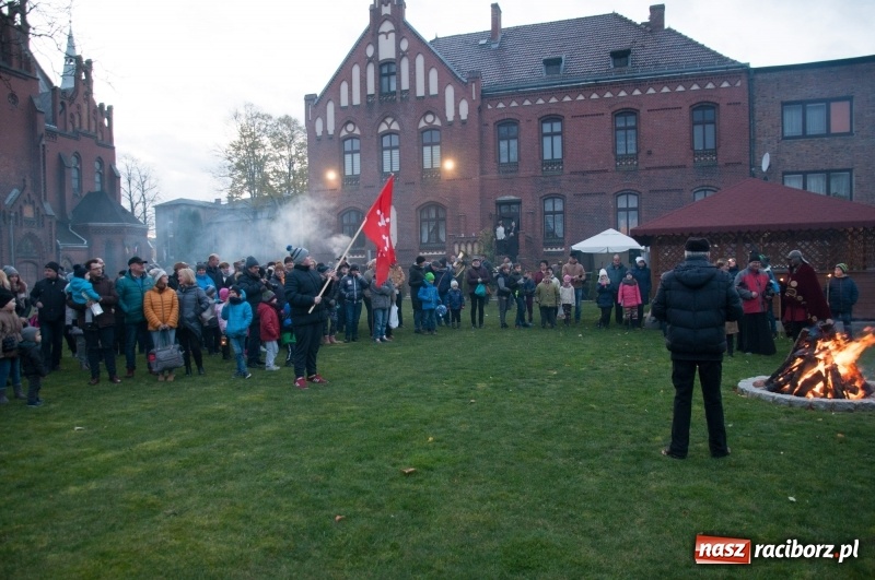 Zdjęcie w galerii na portalu naszraciborz.pl: Święty Marcin w farskich ogrodach na Starej Wsi wiadomości z regionu