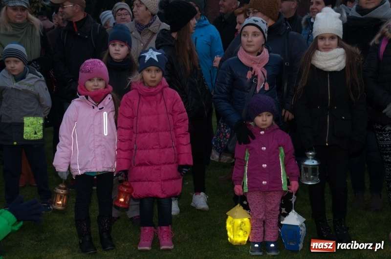 Zdjęcie w galerii na portalu naszraciborz.pl: Święty Marcin w farskich ogrodach na Starej Wsi wiadomości z regionu