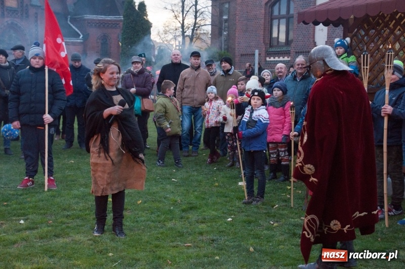 Zdjęcie w galerii na portalu naszraciborz.pl: Święty Marcin w farskich ogrodach na Starej Wsi wiadomości z regionu