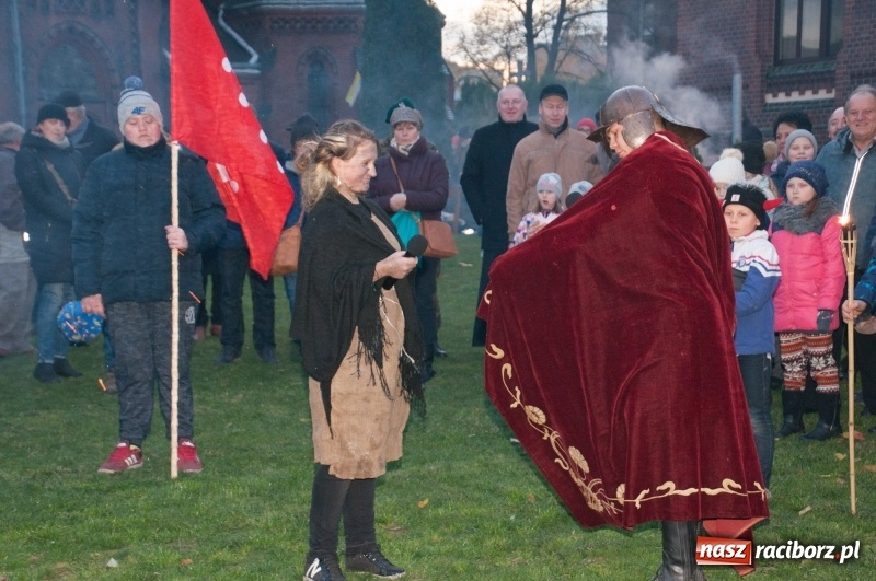 Zdjęcie w galerii na portalu naszraciborz.pl: Święty Marcin w farskich ogrodach na Starej Wsi wiadomości z regionu