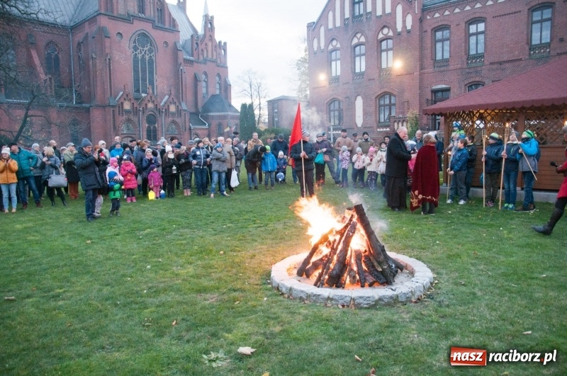 Zdjęcie w galerii na portalu naszraciborz.pl: Święty Marcin w farskich ogrodach na Starej Wsi wiadomości z regionu