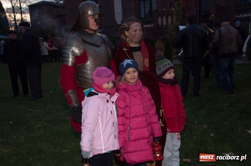 Zdjęcie w galerii na portalu naszraciborz.pl: Święty Marcin w farskich ogrodach na Starej Wsi wiadomości z regionu