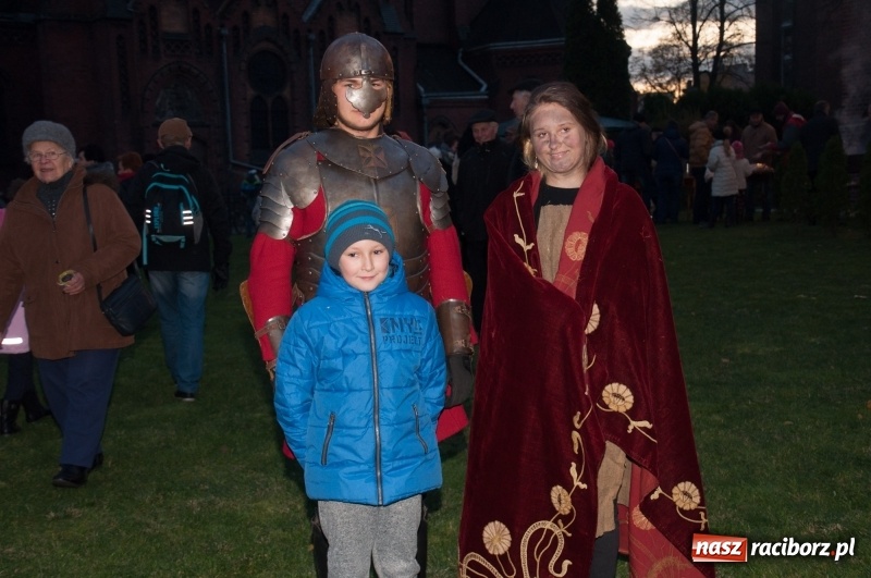 Zdjęcie w galerii na portalu naszraciborz.pl: Święty Marcin w farskich ogrodach na Starej Wsi wiadomości z regionu