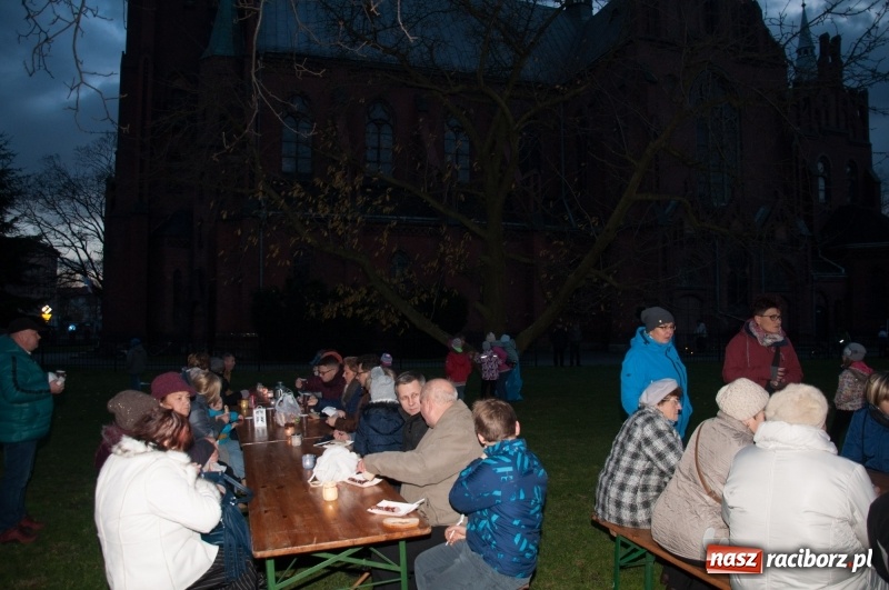 Zdjęcie w galerii na portalu naszraciborz.pl: Święty Marcin w farskich ogrodach na Starej Wsi wiadomości z regionu
