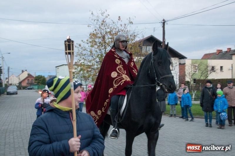 Zdjęcie w galerii na portalu naszraciborz.pl: Święty Marcin w farskich ogrodach na Starej Wsi wiadomości z regionu