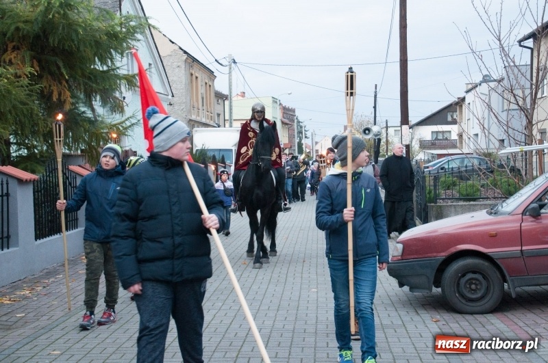 Zdjęcie w galerii na portalu naszraciborz.pl: Święty Marcin w farskich ogrodach na Starej Wsi wiadomości z regionu