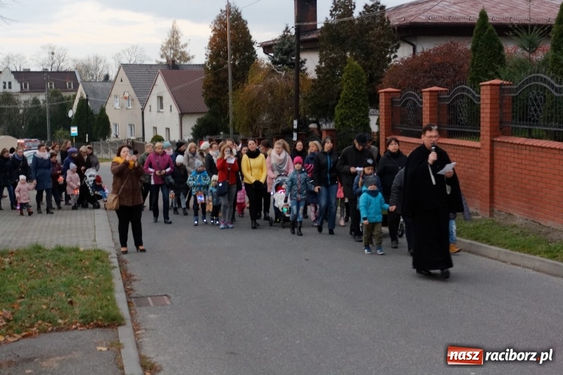 Zdjęcie w galerii na portalu naszraciborz.pl: A w Markowicach święty Marcin, koń i volvo w tle wiadomości z regionu