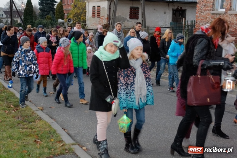 Zdjęcie w galerii na portalu naszraciborz.pl: A w Markowicach święty Marcin, koń i volvo w tle wiadomości z regionu