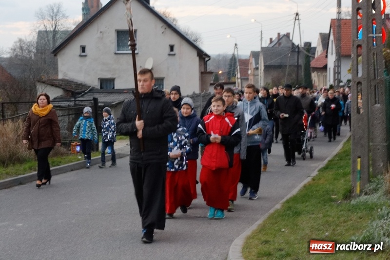 Zdjęcie w galerii na portalu naszraciborz.pl: A w Markowicach święty Marcin, koń i volvo w tle wiadomości z regionu