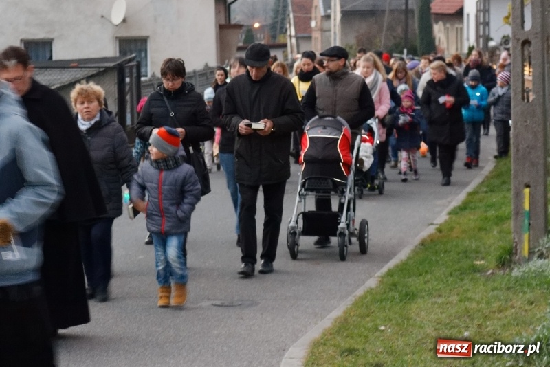 Zdjęcie w galerii na portalu naszraciborz.pl: A w Markowicach święty Marcin, koń i volvo w tle wiadomości z regionu