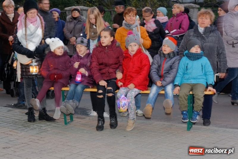 Zdjęcie w galerii na portalu naszraciborz.pl: A w Markowicach święty Marcin, koń i volvo w tle wiadomości z regionu