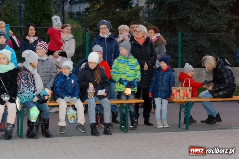 Zdjęcie w galerii na portalu naszraciborz.pl: A w Markowicach święty Marcin, koń i volvo w tle wiadomości z regionu