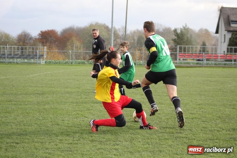 Zdjęcie w galerii na portalu naszraciborz.pl: Trampkarze Rud pokonani w Borucinie wiadomości z regionu