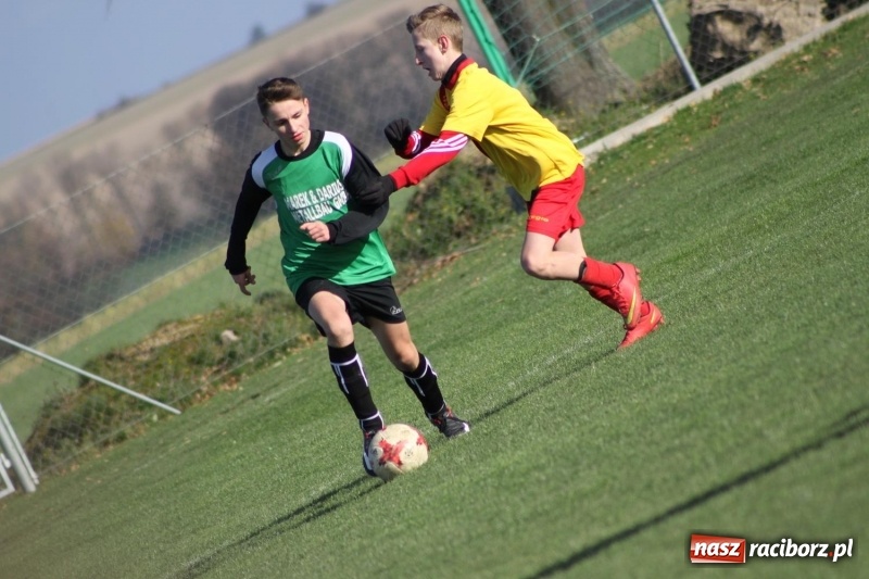 Zdjęcie w galerii na portalu naszraciborz.pl: Trampkarze Rud pokonani w Borucinie wiadomości z regionu