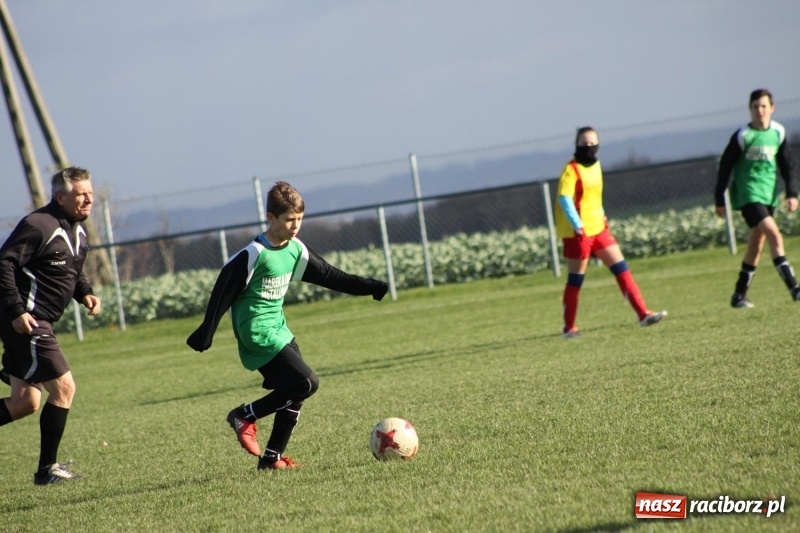 Zdjęcie w galerii na portalu naszraciborz.pl: Trampkarze Rud pokonani w Borucinie wiadomości z regionu