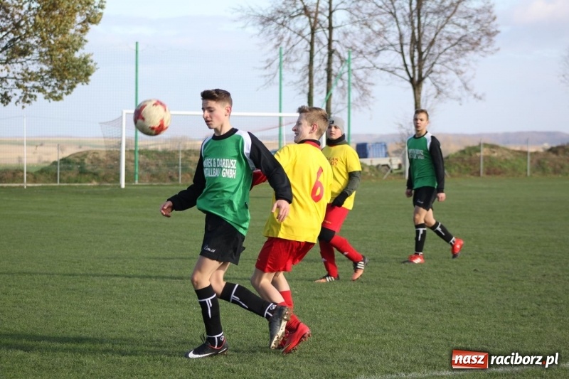 Zdjęcie w galerii na portalu naszraciborz.pl: Trampkarze Rud pokonani w Borucinie wiadomości z regionu