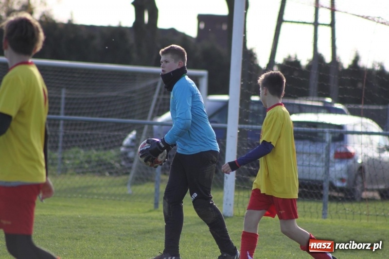 Zdjęcie w galerii na portalu naszraciborz.pl: Trampkarze Rud pokonani w Borucinie wiadomości z regionu