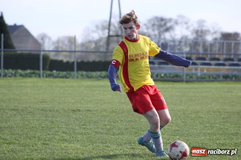 Zdjęcie w galerii na portalu naszraciborz.pl: Trampkarze Rud pokonani w Borucinie wiadomości z regionu