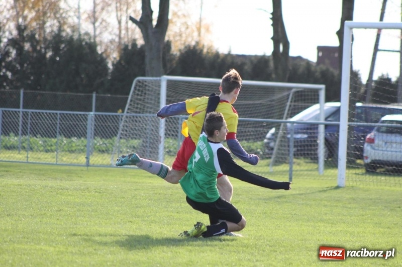 Zdjęcie w galerii na portalu naszraciborz.pl: Trampkarze Rud pokonani w Borucinie wiadomości z regionu