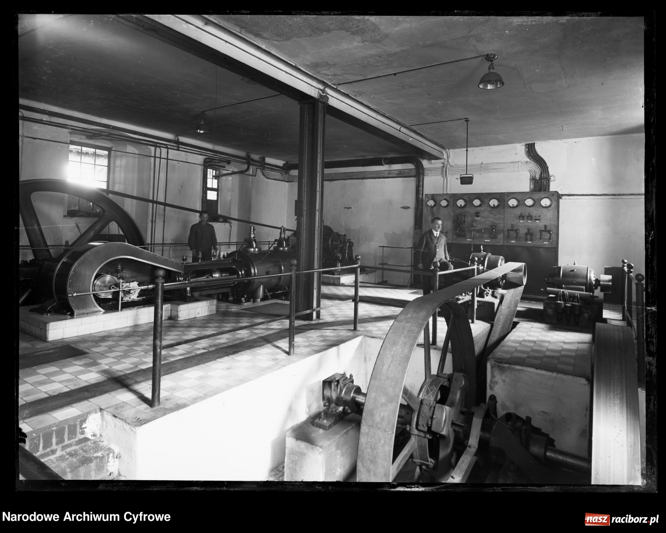 Zdjęcie w galerii na portalu naszraciborz.pl: Raciborskie imperium tytoniowe Domsów na starej fotografii  wiadomości z regionu