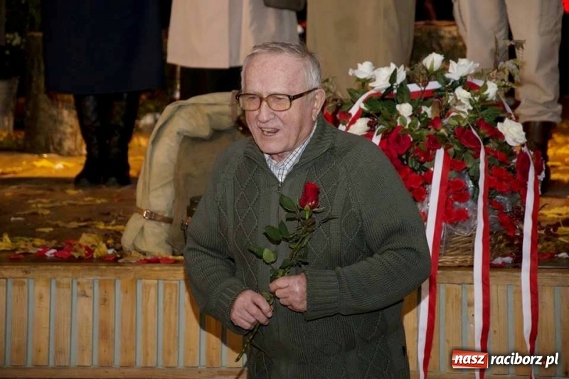 Zdjęcie w galerii na portalu naszraciborz.pl: Seniorzy z Kuźni Raciborskiej stali się aktorami wiadomości z regionu