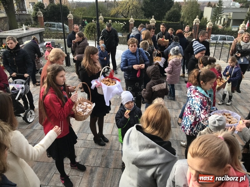 Zdjęcie w galerii na portalu naszraciborz.pl: Rzymscy legioniści na Mszy świętej w Brzeziu wiadomości z regionu