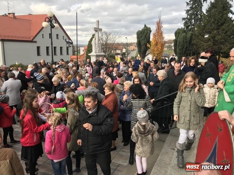 Zdjęcie w galerii na portalu naszraciborz.pl: Rzymscy legioniści na Mszy świętej w Brzeziu wiadomości z regionu