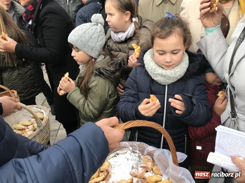 Zdjęcie w galerii na portalu naszraciborz.pl: Rzymscy legioniści na Mszy świętej w Brzeziu wiadomości z regionu
