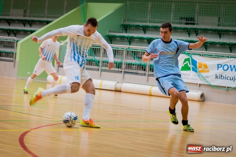Zdjęcie w galerii na portalu naszraciborz.pl: Halowa Liga Piłki Nożnej: Drużyna Galactick Football lepsza od Cukierni Gianni wiadomości z regionu