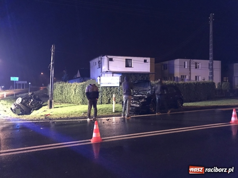 Zdjęcie w galerii na portalu naszraciborz.pl: Zderzenie volkswagena i seata na DK 45 w Tworkowie wiadomości z regionu