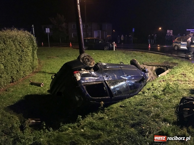 Zdjęcie w galerii na portalu naszraciborz.pl: Zderzenie volkswagena i seata na DK 45 w Tworkowie wiadomości z regionu
