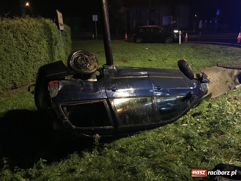 Zdjęcie w galerii na portalu naszraciborz.pl: Zderzenie volkswagena i seata na DK 45 w Tworkowie wiadomości z regionu