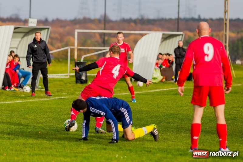 Zdjęcie w galerii na portalu naszraciborz.pl: Samobójcze trafienie i czerwona kartka. LKS Buk Rudy wywiózł punkty z Kobyli wiadomości z regionu