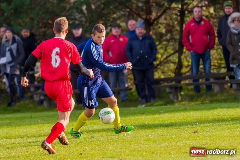 Zdjęcie w galerii na portalu naszraciborz.pl: Samobójcze trafienie i czerwona kartka. LKS Buk Rudy wywiózł punkty z Kobyli wiadomości z regionu