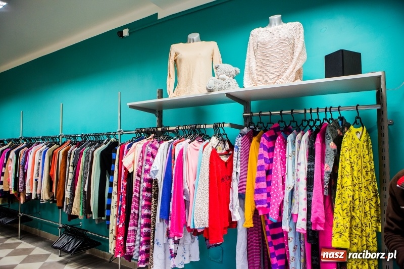 Zdjęcie w galerii na portalu naszraciborz.pl: Nowy komis MAŁA SZWAJCARIA zaprasza  wiadomości z regionu