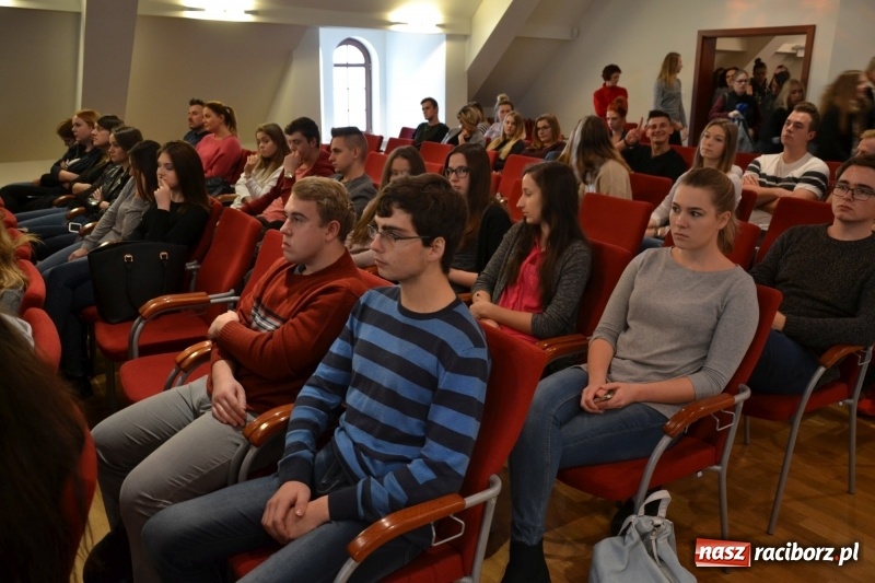 Zdjęcie w galerii na portalu naszraciborz.pl: Światowy Tydzień Przedsiębiorczości ruszył na Zamku Piastowskim wiadomości z regionu