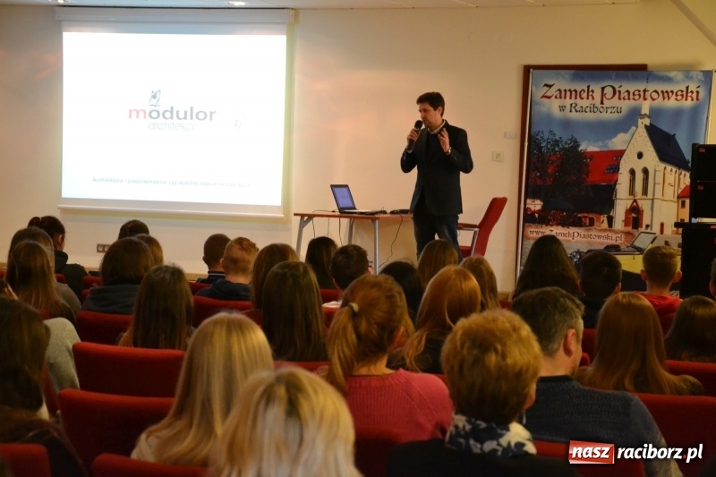 Zdjęcie w galerii na portalu naszraciborz.pl: Światowy Tydzień Przedsiębiorczości ruszył na Zamku Piastowskim wiadomości z regionu