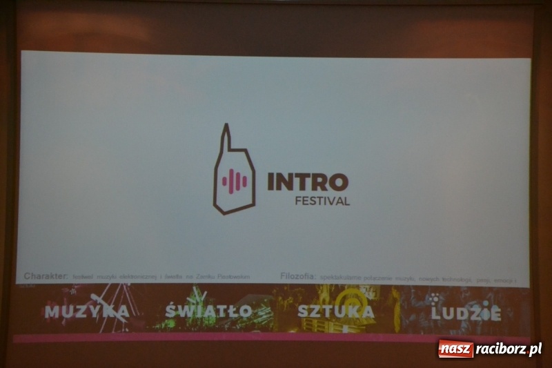 Zdjęcie w galerii na portalu naszraciborz.pl: Światowy Tydzień Przedsiębiorczości ruszył na Zamku Piastowskim wiadomości z regionu