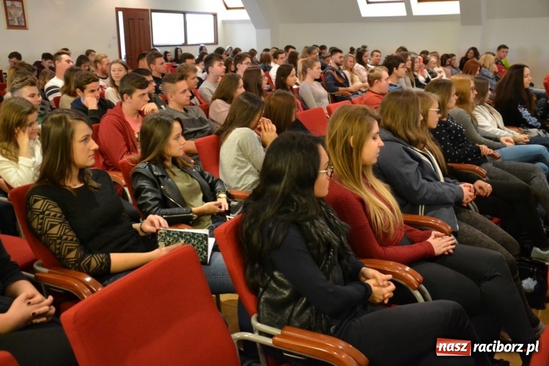 Zdjęcie w galerii na portalu naszraciborz.pl: Światowy Tydzień Przedsiębiorczości ruszył na Zamku Piastowskim wiadomości z regionu