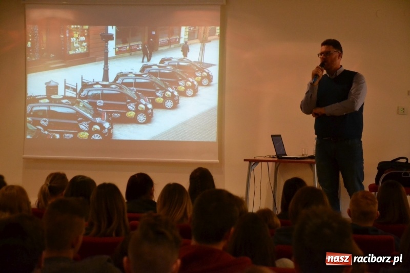 Zdjęcie w galerii na portalu naszraciborz.pl: Światowy Tydzień Przedsiębiorczości ruszył na Zamku Piastowskim wiadomości z regionu