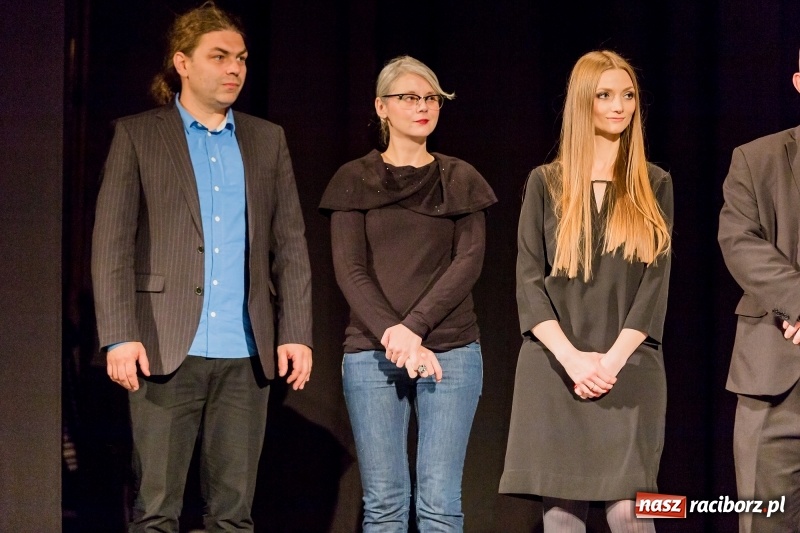 Zdjęcie w galerii na portalu naszraciborz.pl: W DK Strzecha nagrodzono dziesięciu raciborskich twórców i animatorów kultury  wiadomości z regionu