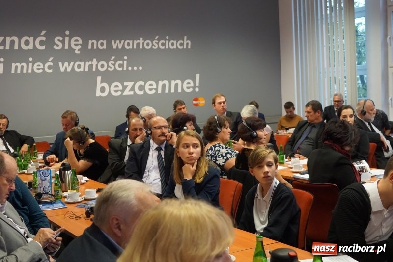 Zdjęcie w galerii na portalu naszraciborz.pl: Miasto nagrodzone za film o 800-leciu Raciborza  wiadomości z regionu