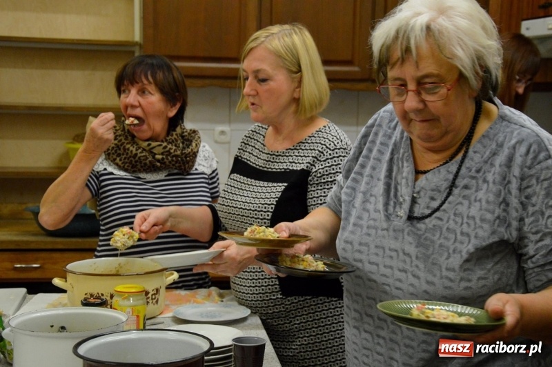 Zdjęcie w galerii na portalu naszraciborz.pl: Calzone i gnocchi na warsztatach w GCK w Nędzy  wiadomości z regionu