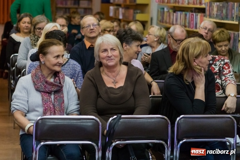 Zdjęcie w galerii na portalu naszraciborz.pl: Olgierd Łukaszewicz gościem raciborskiej biblioteki wiadomości z regionu