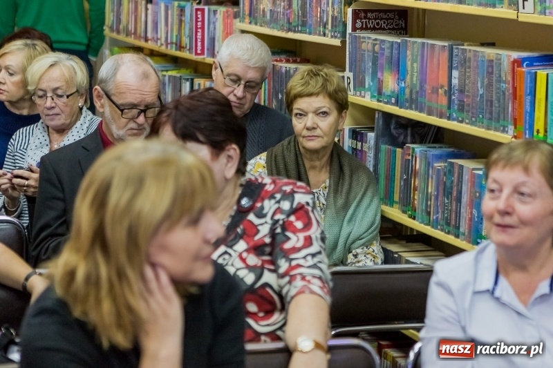 Zdjęcie w galerii na portalu naszraciborz.pl: Olgierd Łukaszewicz gościem raciborskiej biblioteki wiadomości z regionu