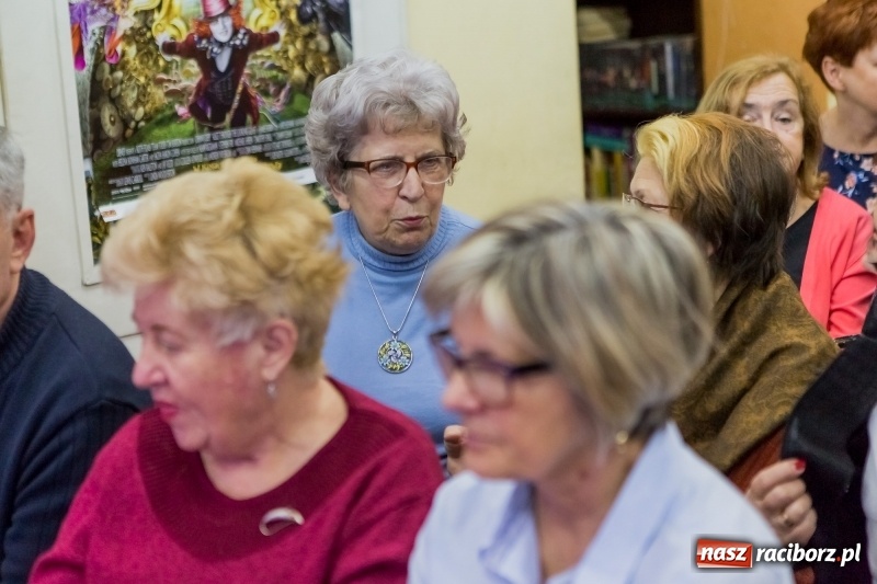 Zdjęcie w galerii na portalu naszraciborz.pl: Olgierd Łukaszewicz gościem raciborskiej biblioteki wiadomości z regionu
