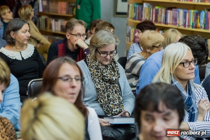 Zdjęcie w galerii na portalu naszraciborz.pl: Olgierd Łukaszewicz gościem raciborskiej biblioteki wiadomości z regionu