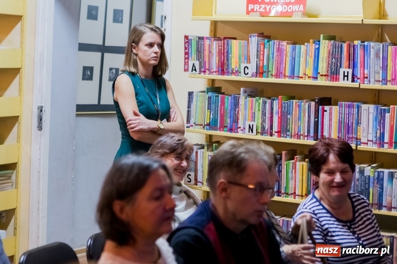 Zdjęcie w galerii na portalu naszraciborz.pl: Olgierd Łukaszewicz gościem raciborskiej biblioteki wiadomości z regionu