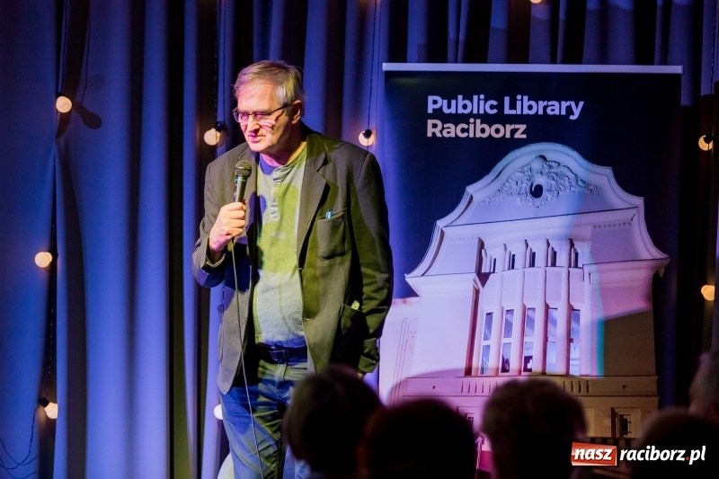 Zdjęcie w galerii na portalu naszraciborz.pl: Olgierd Łukaszewicz gościem raciborskiej biblioteki wiadomości z regionu